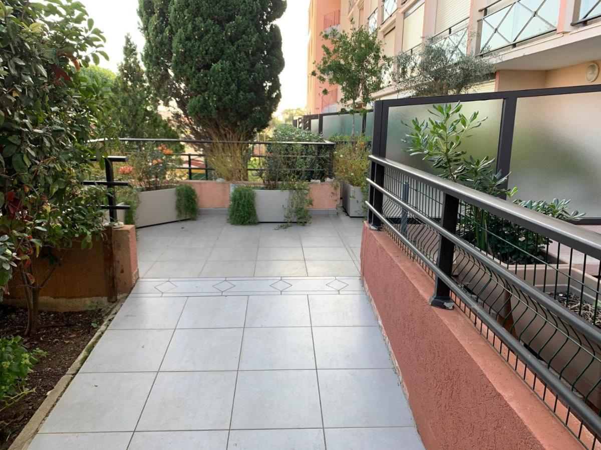 Studio Climatise A 5 Minutes De La Plage Apartment Le Grau-du-Roi Ngoại thất bức ảnh